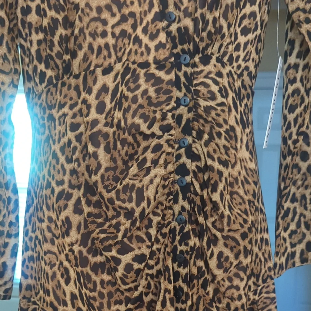 JAYGODFREY Brown and Black Long Sleeve V-Neck Cocktail Dress - Picture 6 of 12